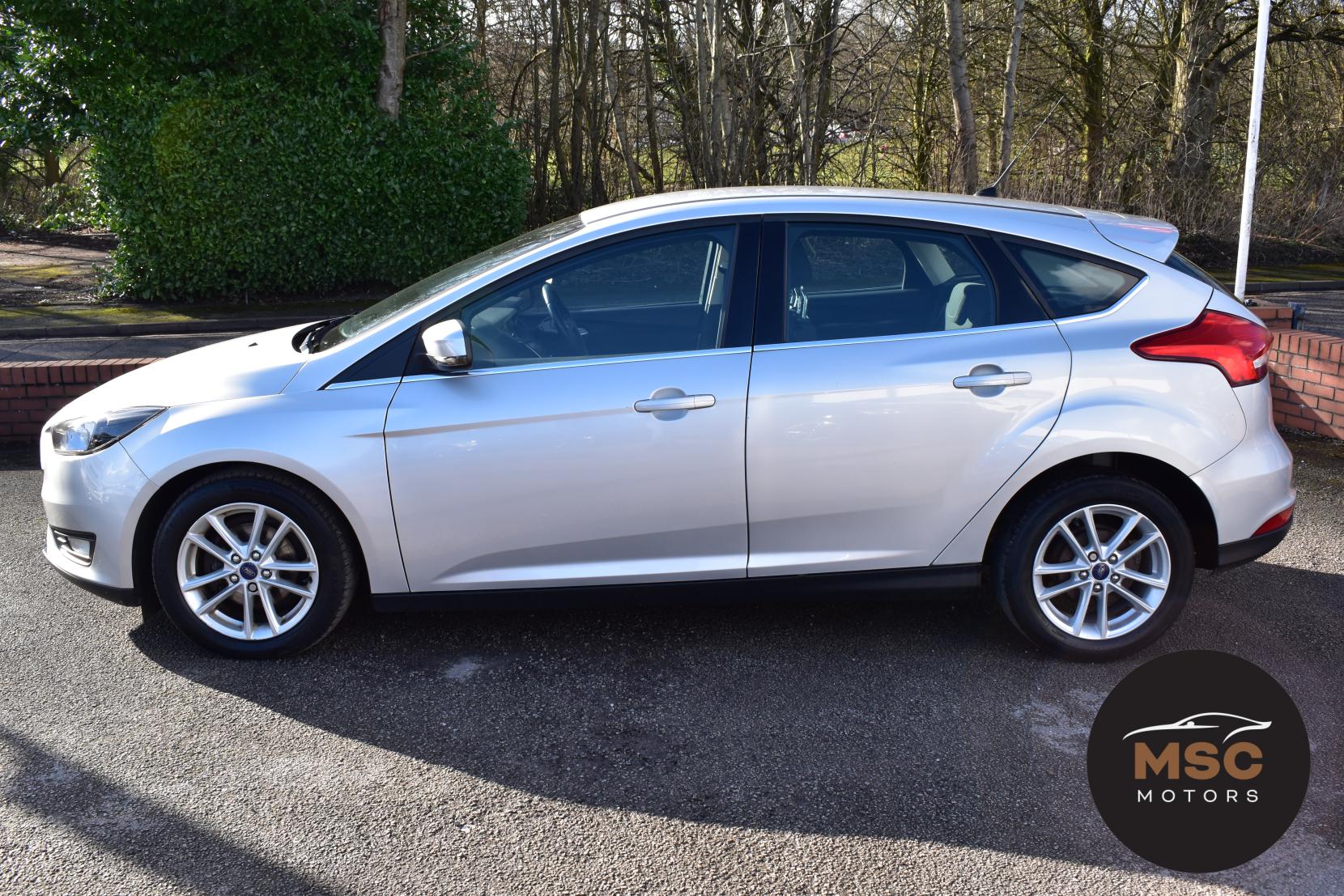 Ford Focus 1.0T EcoBoost Zetec Hatchback 5dr Petrol Manual Euro 6 (s/s) (125 ps)