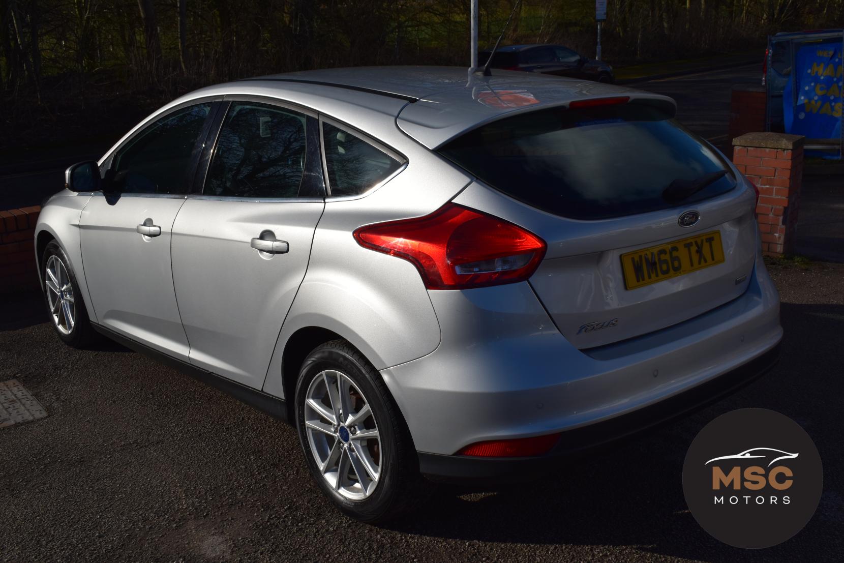 Ford Focus 1.0T EcoBoost Zetec Hatchback 5dr Petrol Manual Euro 6 (s/s) (125 ps)