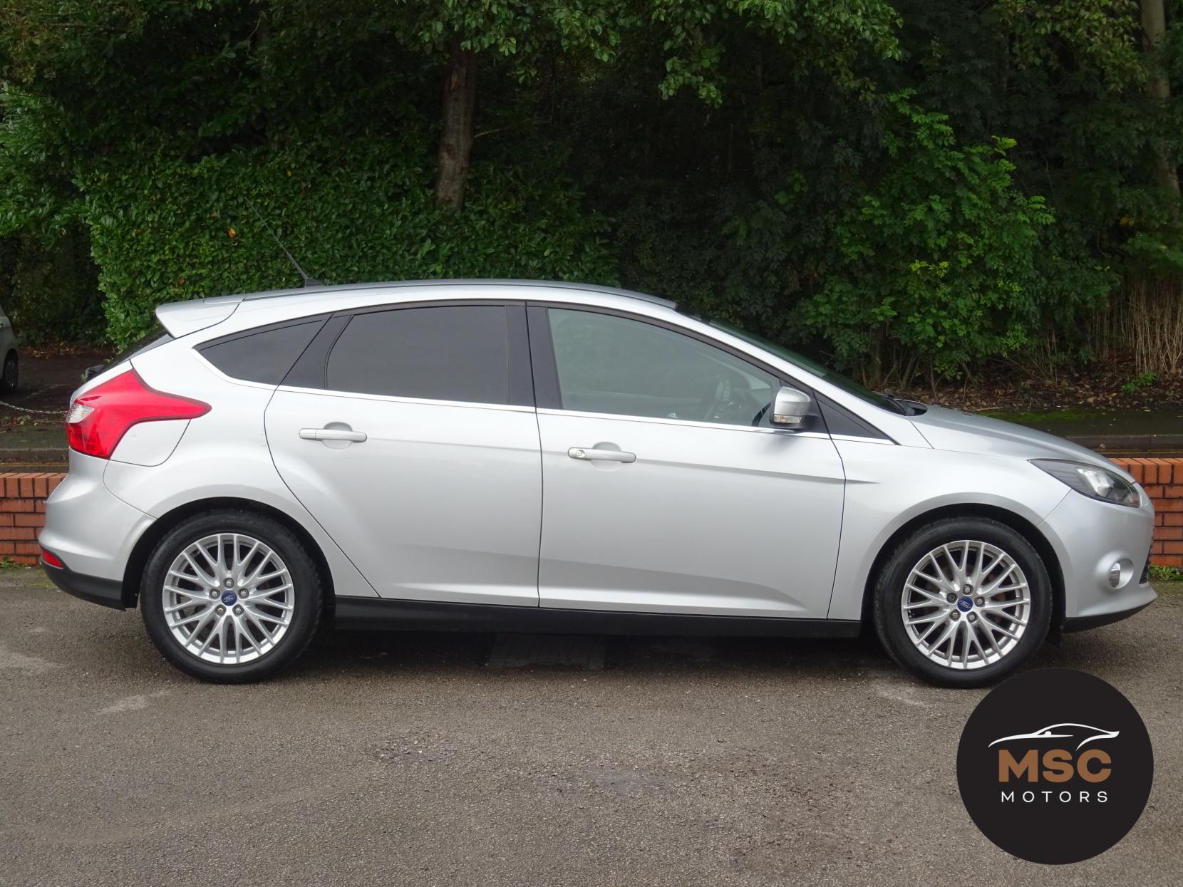 Ford Focus 1.0T EcoBoost Zetec Hatchback 5dr Petrol Manual Euro 5 (s/s) (100 ps)