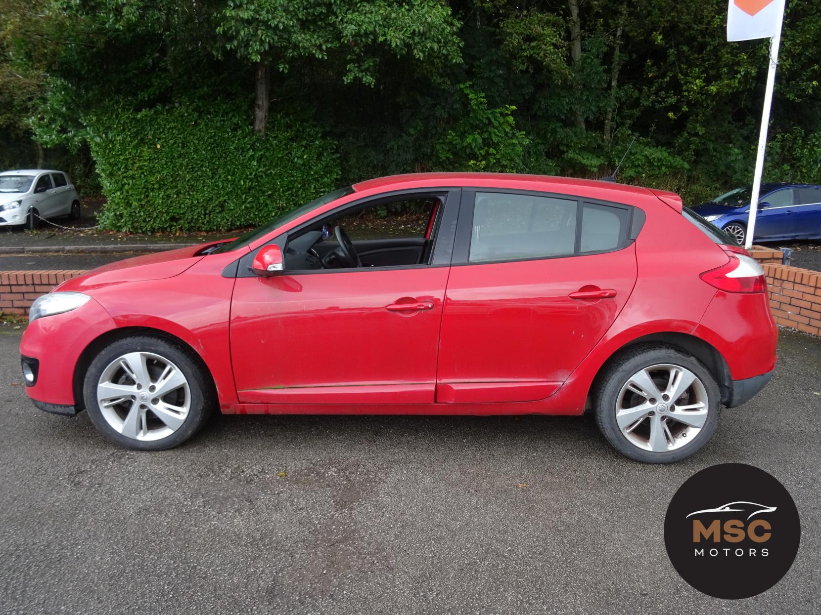 Renault Megane 1.5 dCi Dynamique TomTom Hatchback 5dr Diesel Manual Euro 5 (110 ps)