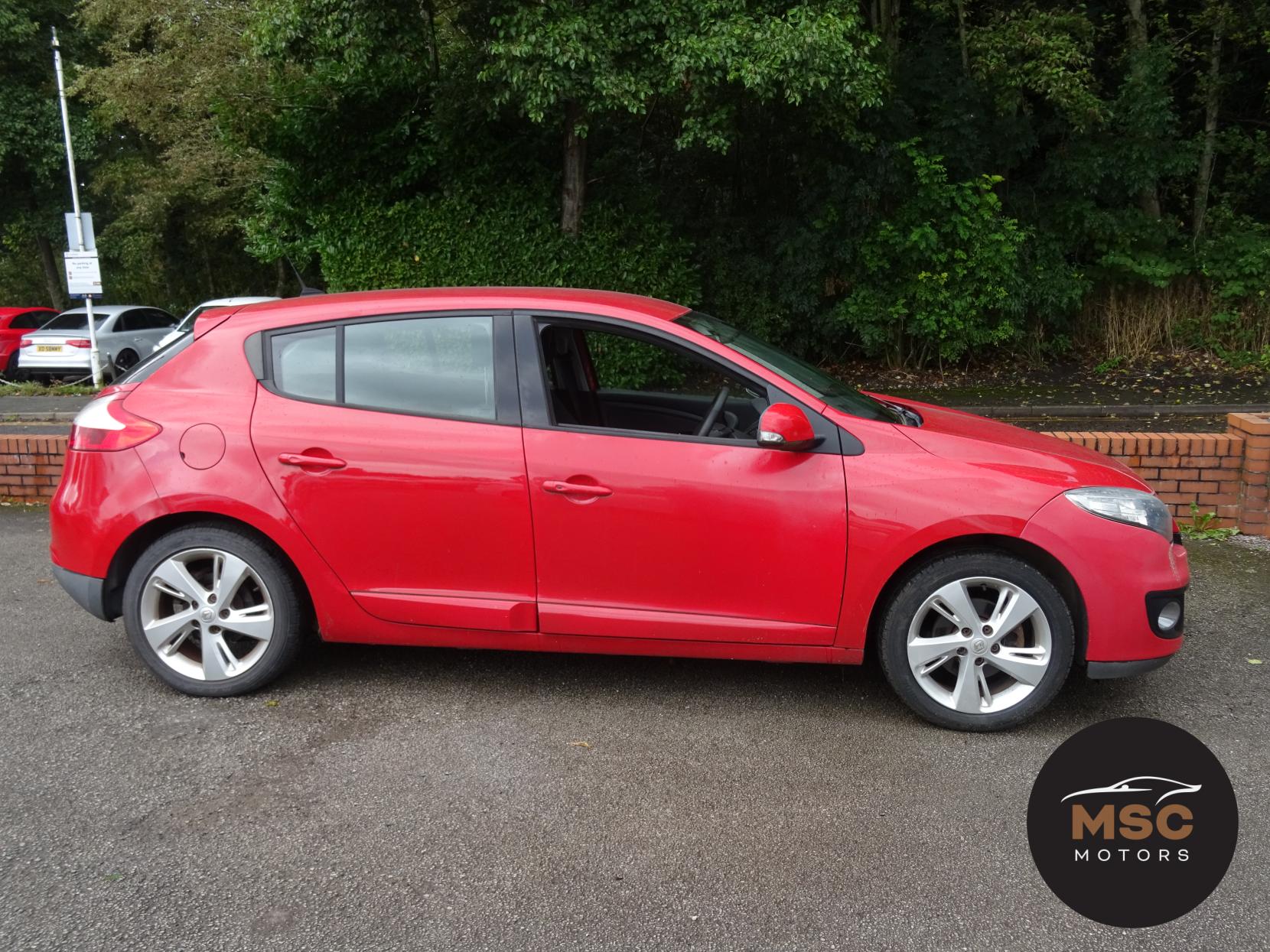 Renault Megane 1.5 dCi Dynamique TomTom Hatchback 5dr Diesel Manual Euro 5 (110 ps)