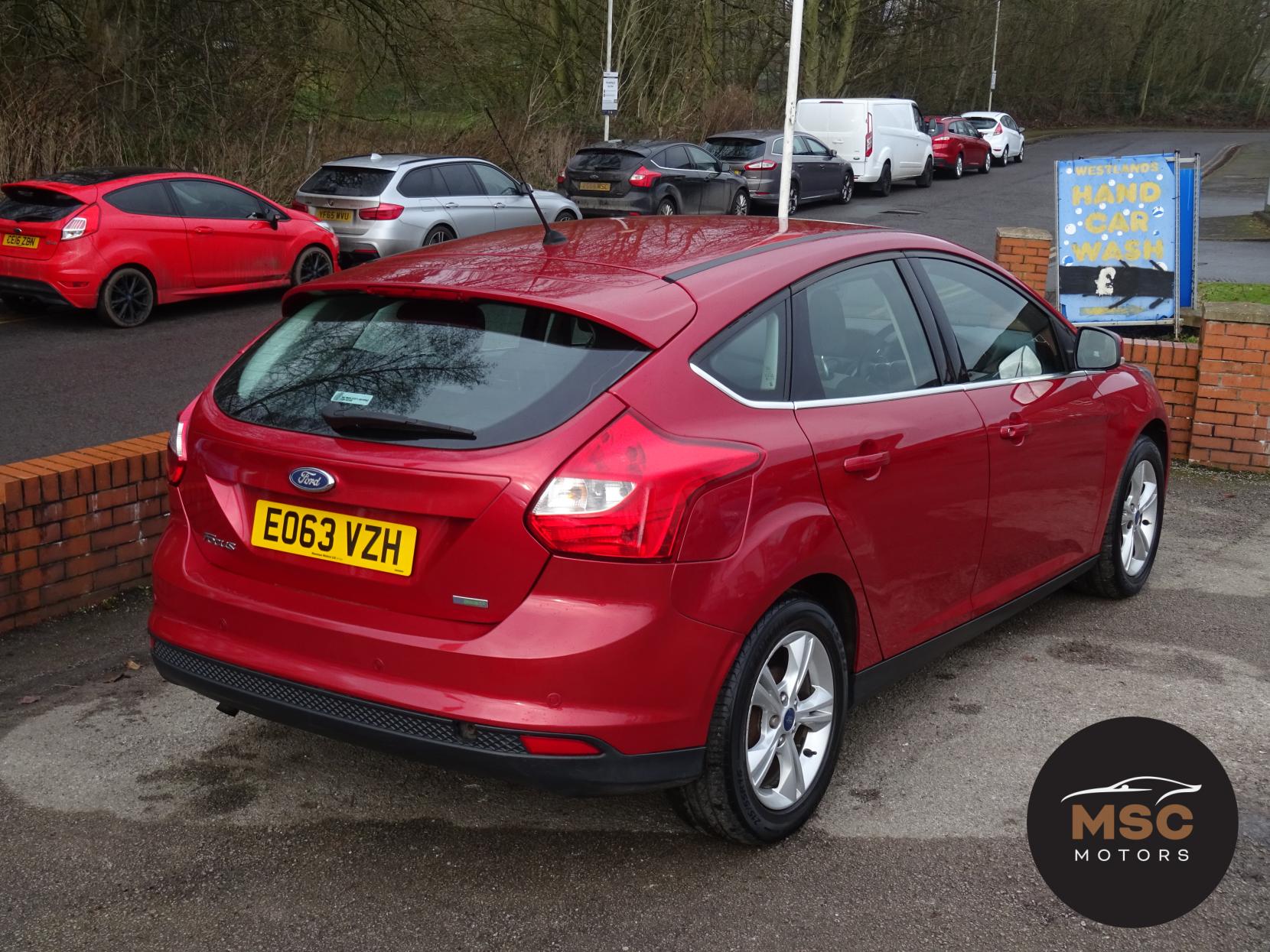 Ford Focus 1.0T EcoBoost Zetec Hatchback 5dr Petrol Manual Euro 5 (s/s) (125 ps)