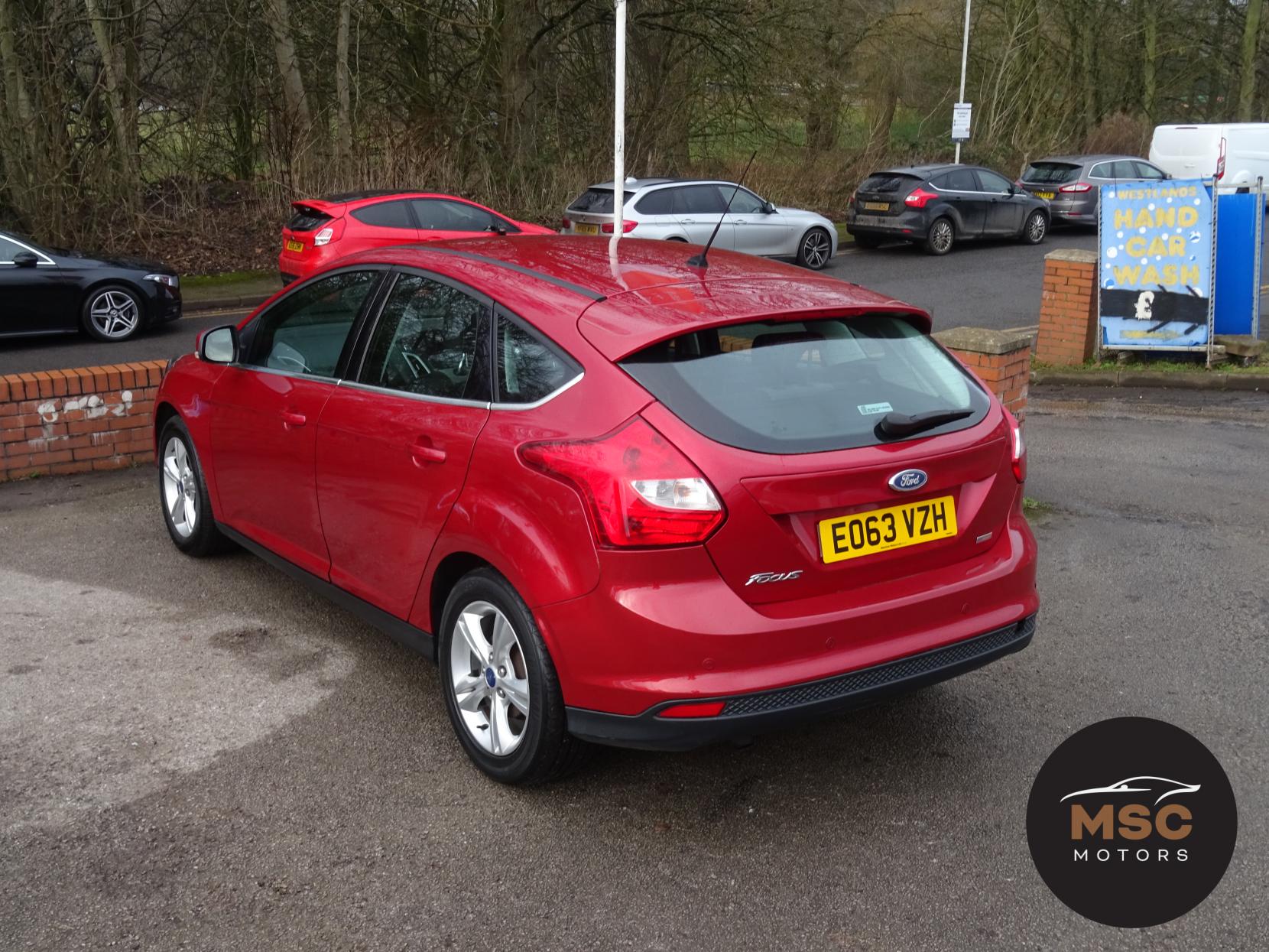 Ford Focus 1.0T EcoBoost Zetec Hatchback 5dr Petrol Manual Euro 5 (s/s) (125 ps)