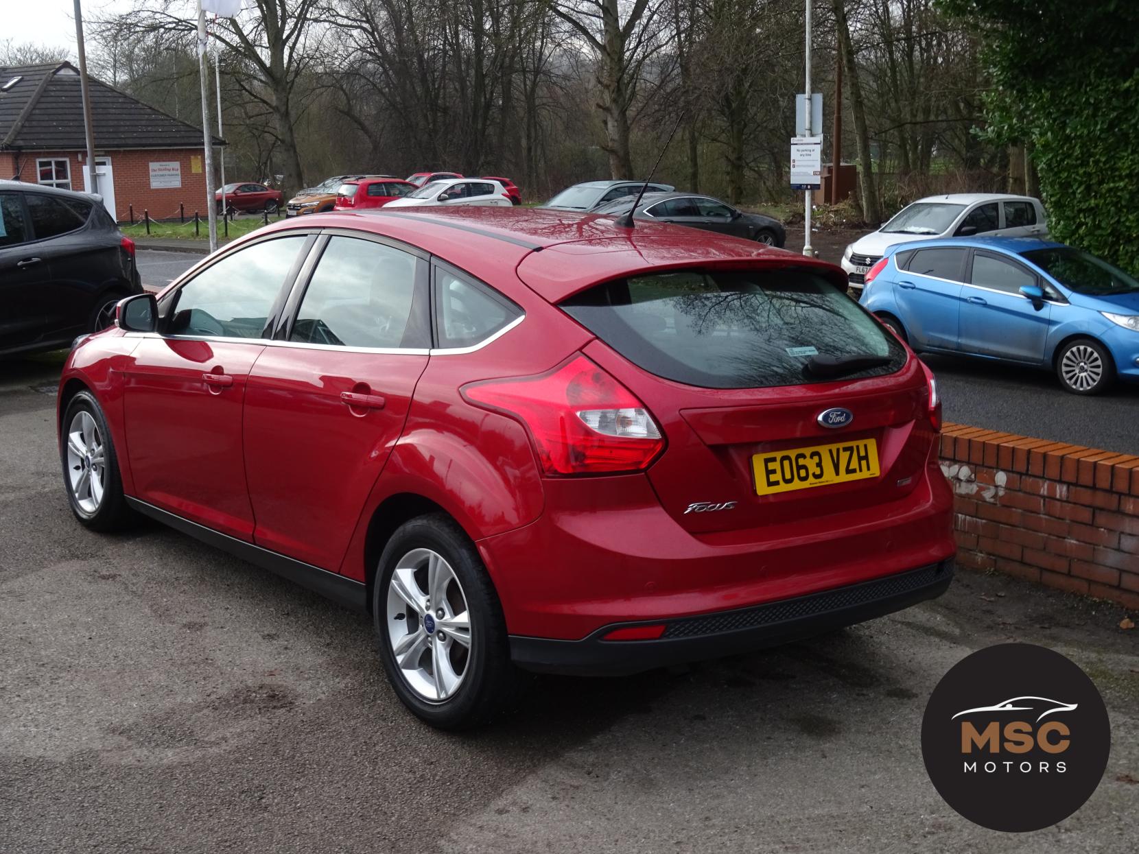 Ford Focus 1.0T EcoBoost Zetec Hatchback 5dr Petrol Manual Euro 5 (s/s) (125 ps)