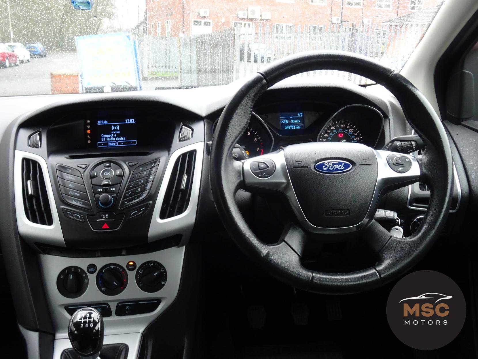 Ford Focus 1.0T EcoBoost Zetec Hatchback 5dr Petrol Manual Euro 5 (s/s) (125 ps)