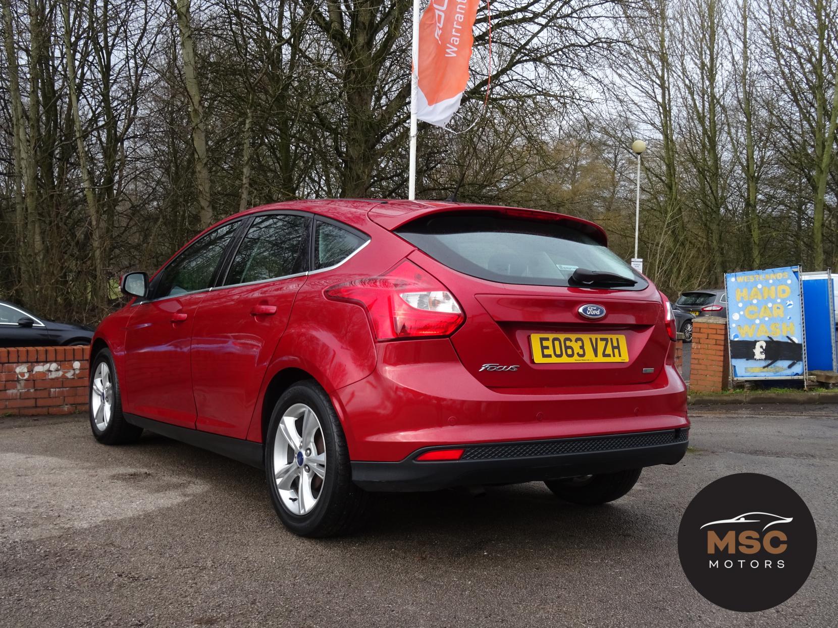 Ford Focus 1.0T EcoBoost Zetec Hatchback 5dr Petrol Manual Euro 5 (s/s) (125 ps)