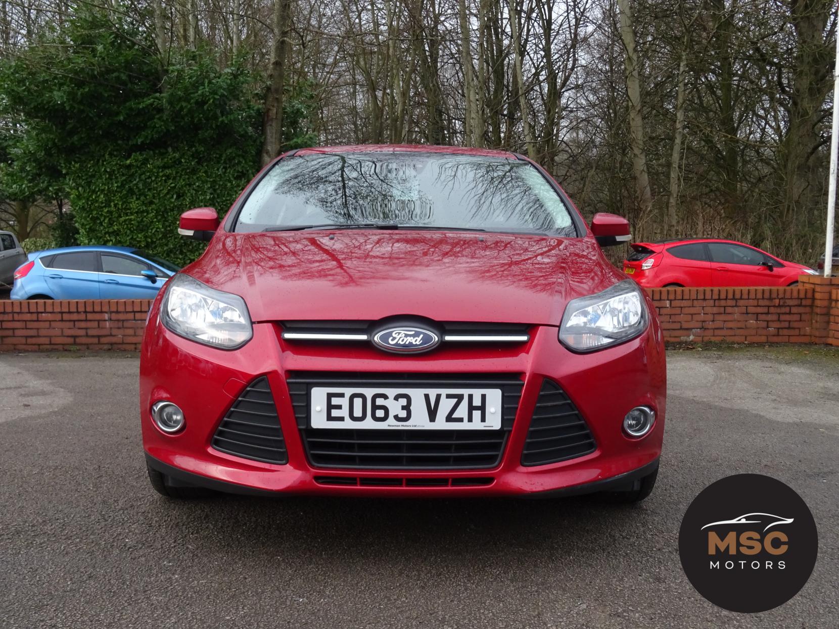 Ford Focus 1.0T EcoBoost Zetec Hatchback 5dr Petrol Manual Euro 5 (s/s) (125 ps)