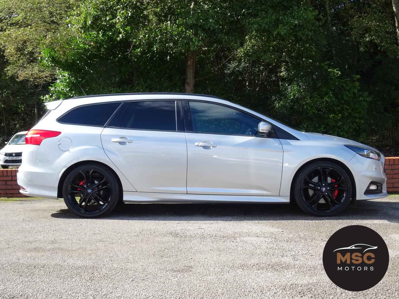 Ford Focus 2.0T EcoBoost ST-3 Estate 5dr Petrol Manual Euro 6 (s/s) (250 ps)