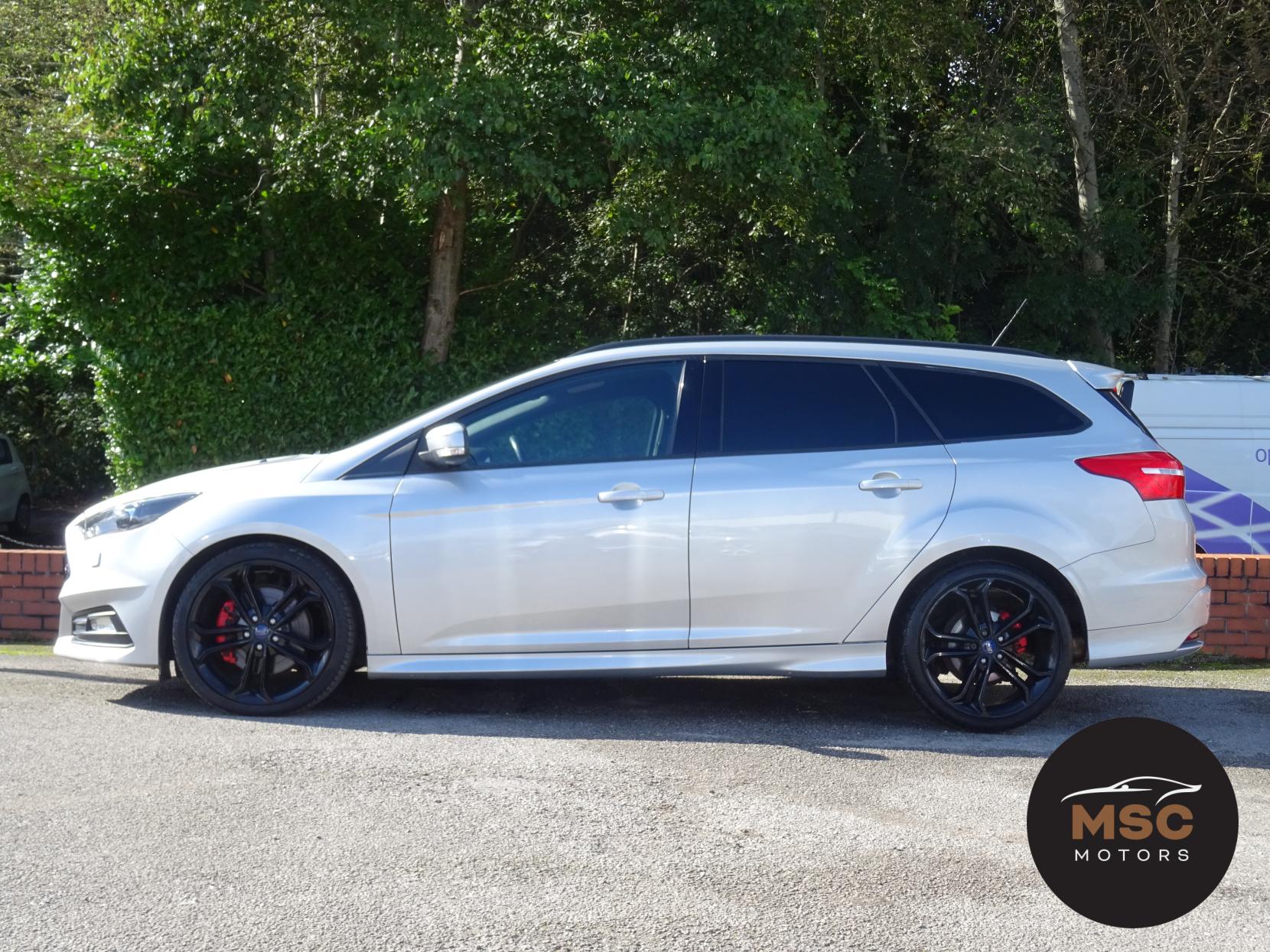 Ford Focus 2.0T EcoBoost ST-3 Estate 5dr Petrol Manual Euro 6 (s/s) (250 ps)