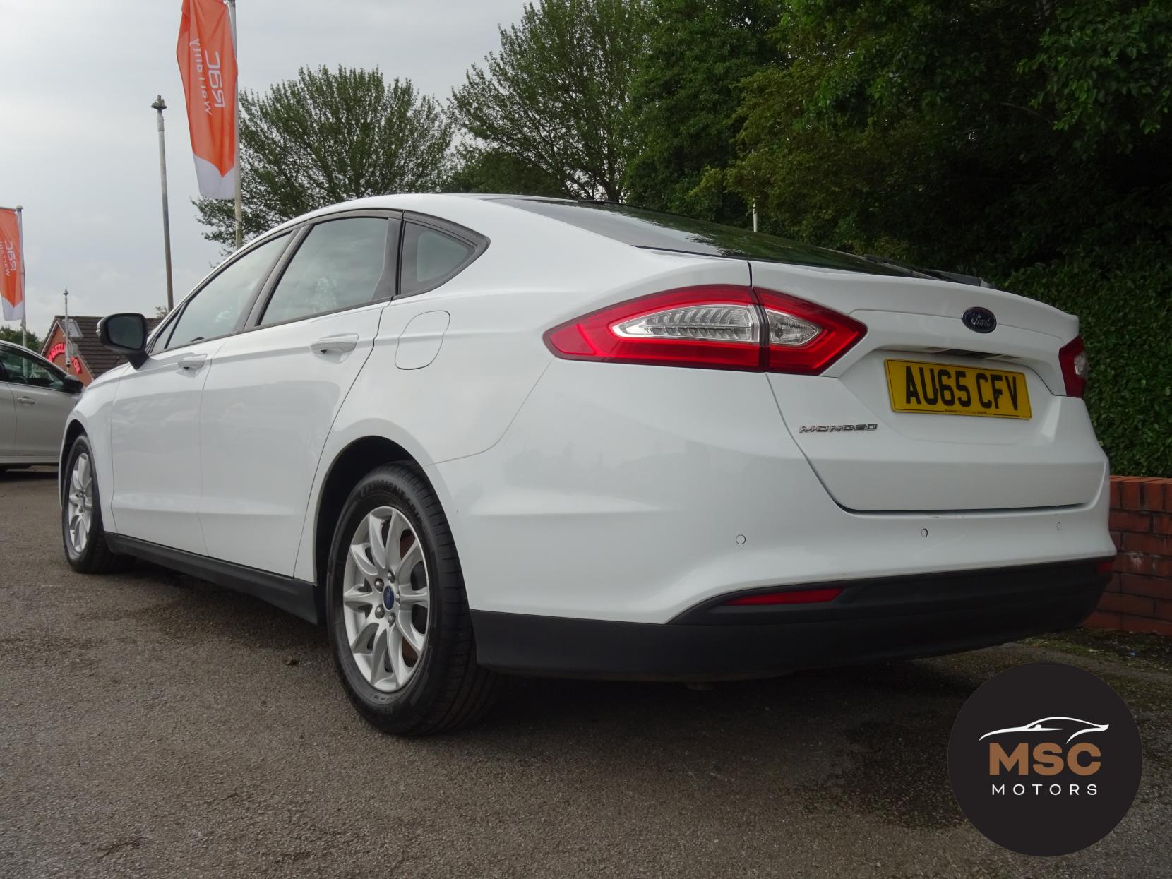 Ford Mondeo 2.0 TDCi ECOnetic Style Hatchback 5dr Diesel Manual Euro 6 (s/s) (150 ps)