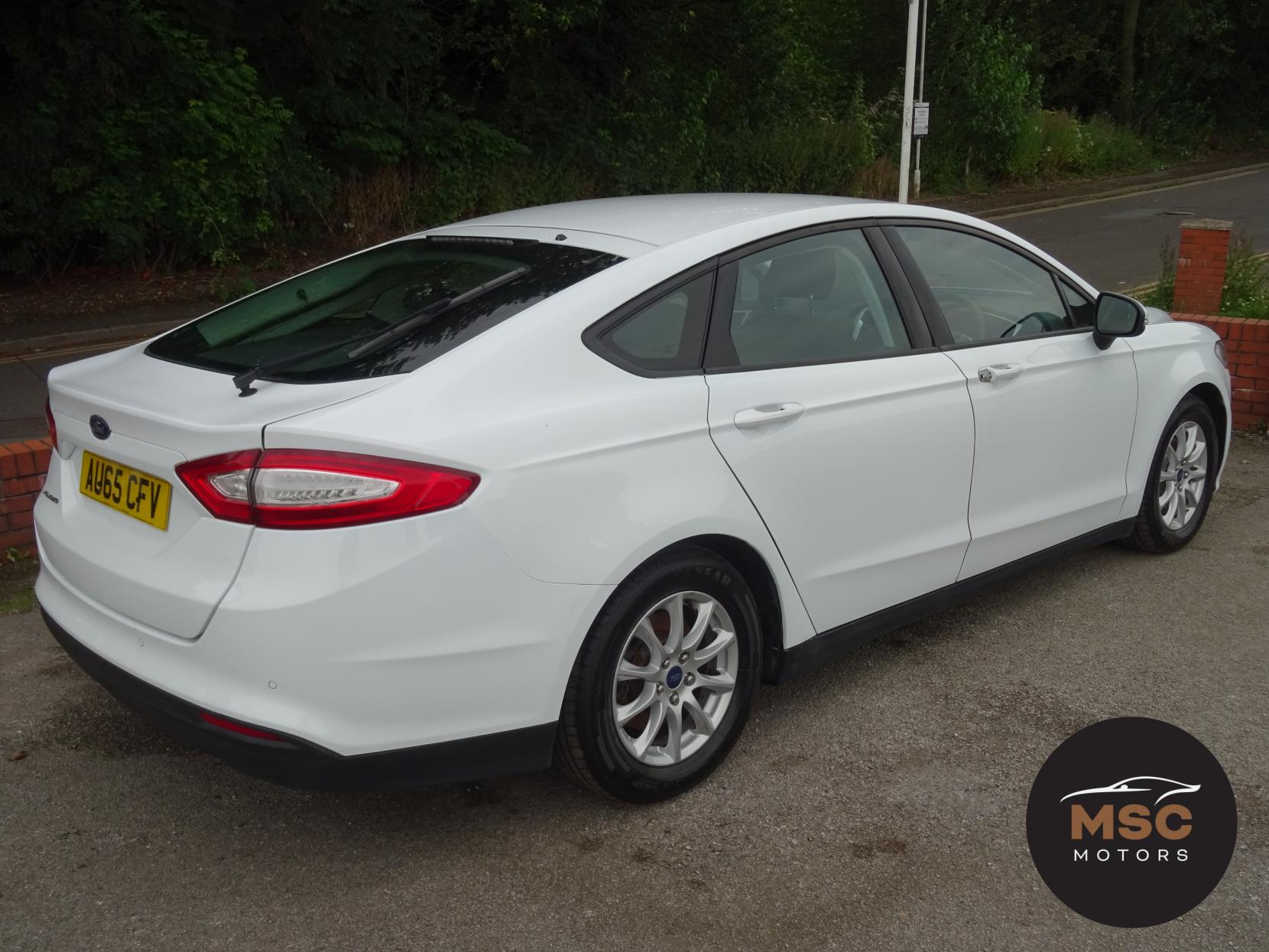 Ford Mondeo 2.0 TDCi ECOnetic Style Hatchback 5dr Diesel Manual Euro 6 (s/s) (150 ps)