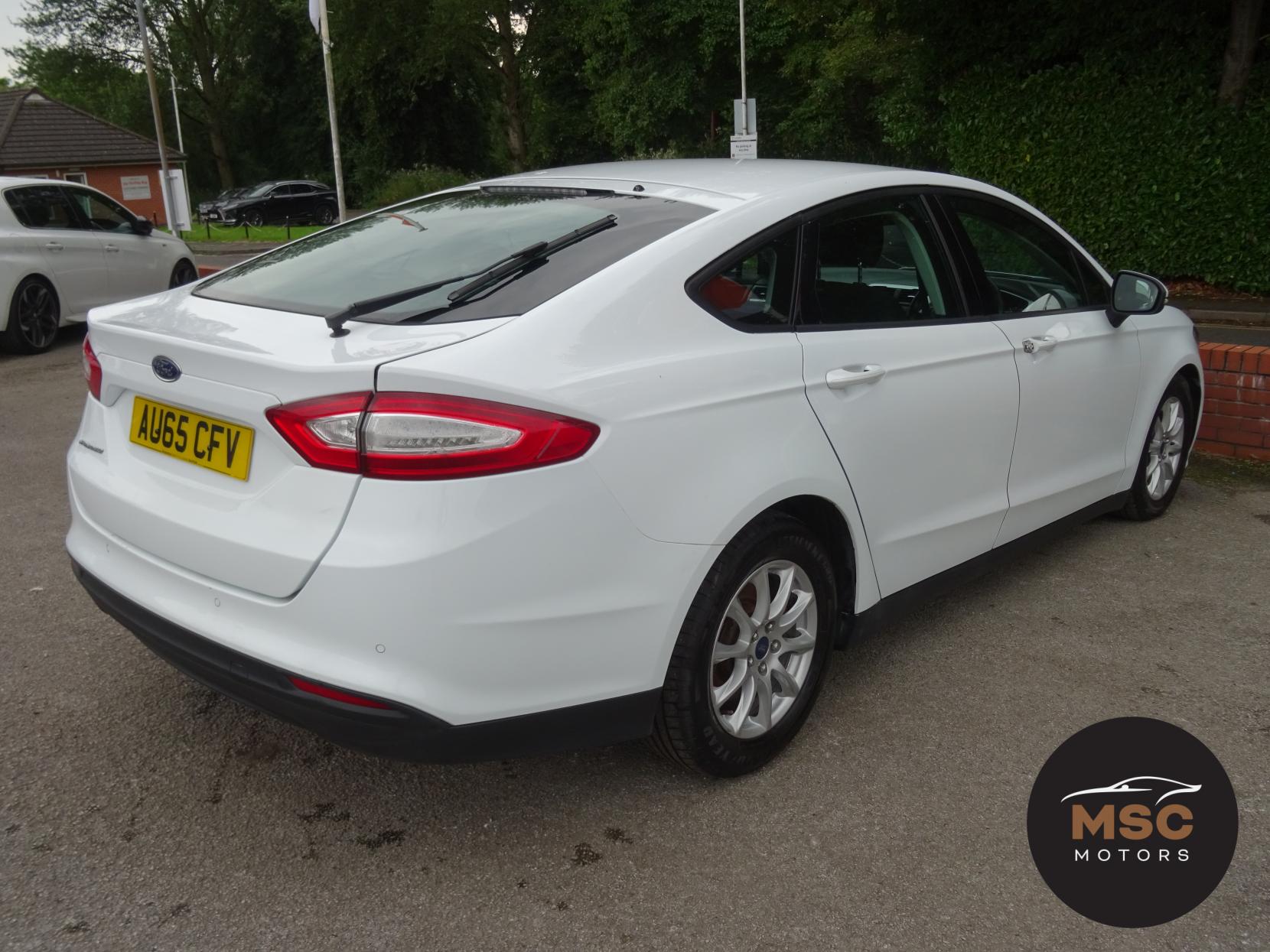 Ford Mondeo 2.0 TDCi ECOnetic Style Hatchback 5dr Diesel Manual Euro 6 (s/s) (150 ps)