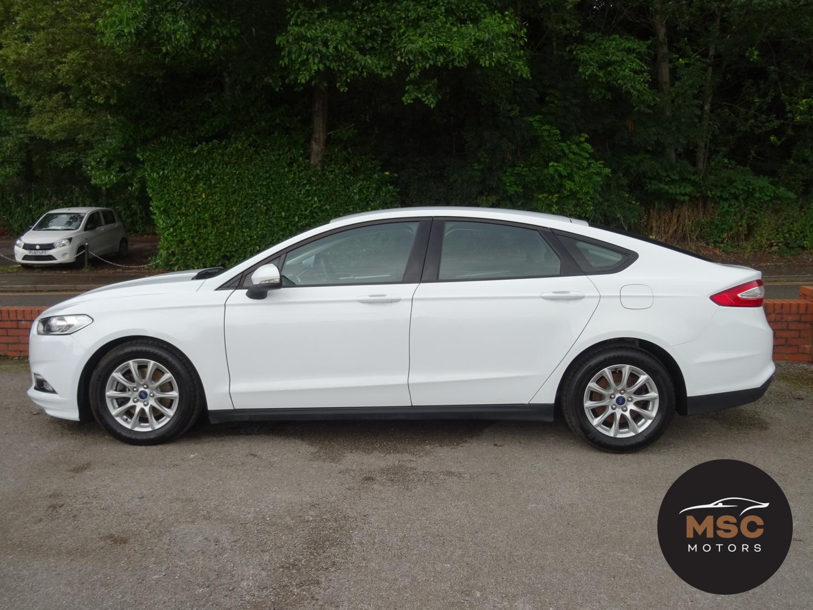 Ford Mondeo 2.0 TDCi ECOnetic Style Hatchback 5dr Diesel Manual Euro 6 (s/s) (150 ps)