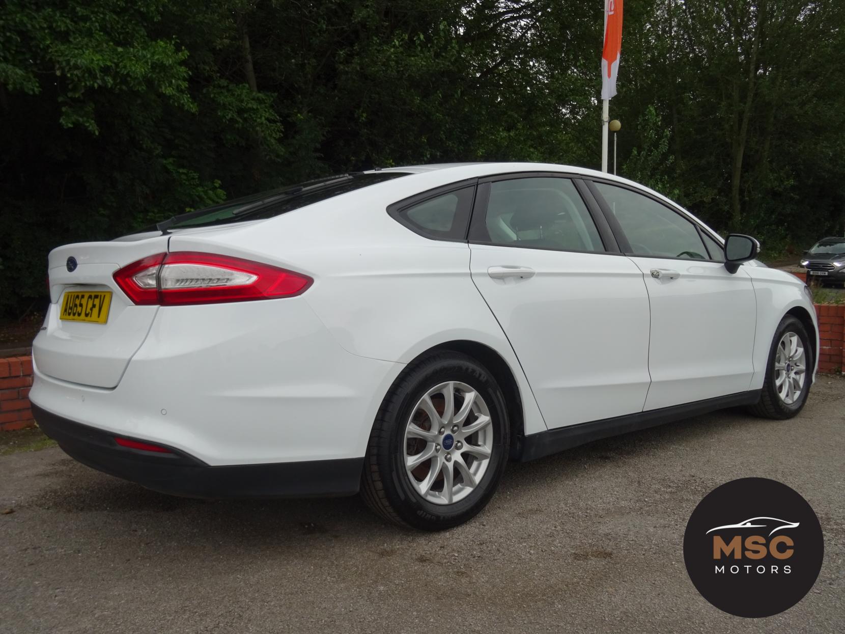 Ford Mondeo 2.0 TDCi ECOnetic Style Hatchback 5dr Diesel Manual Euro 6 (s/s) (150 ps)