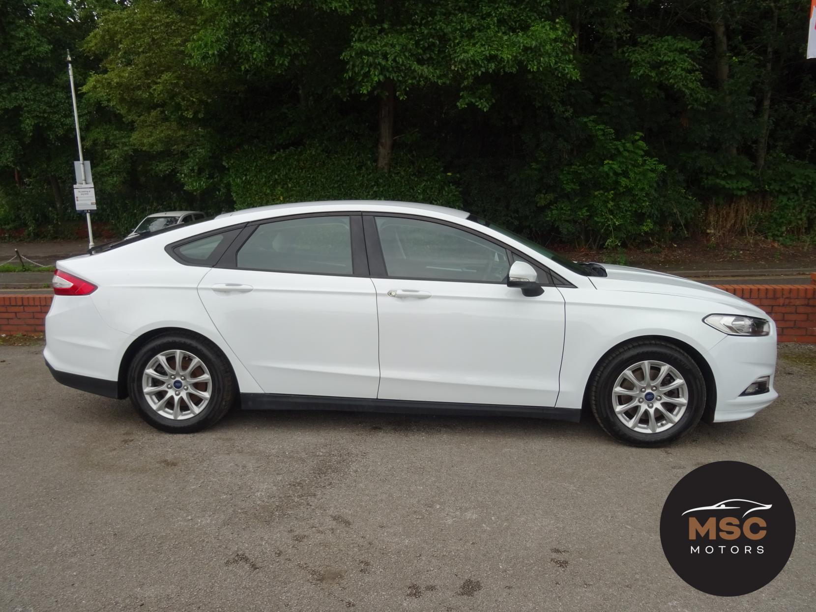 Ford Mondeo 2.0 TDCi ECOnetic Style Hatchback 5dr Diesel Manual Euro 6 (s/s) (150 ps)