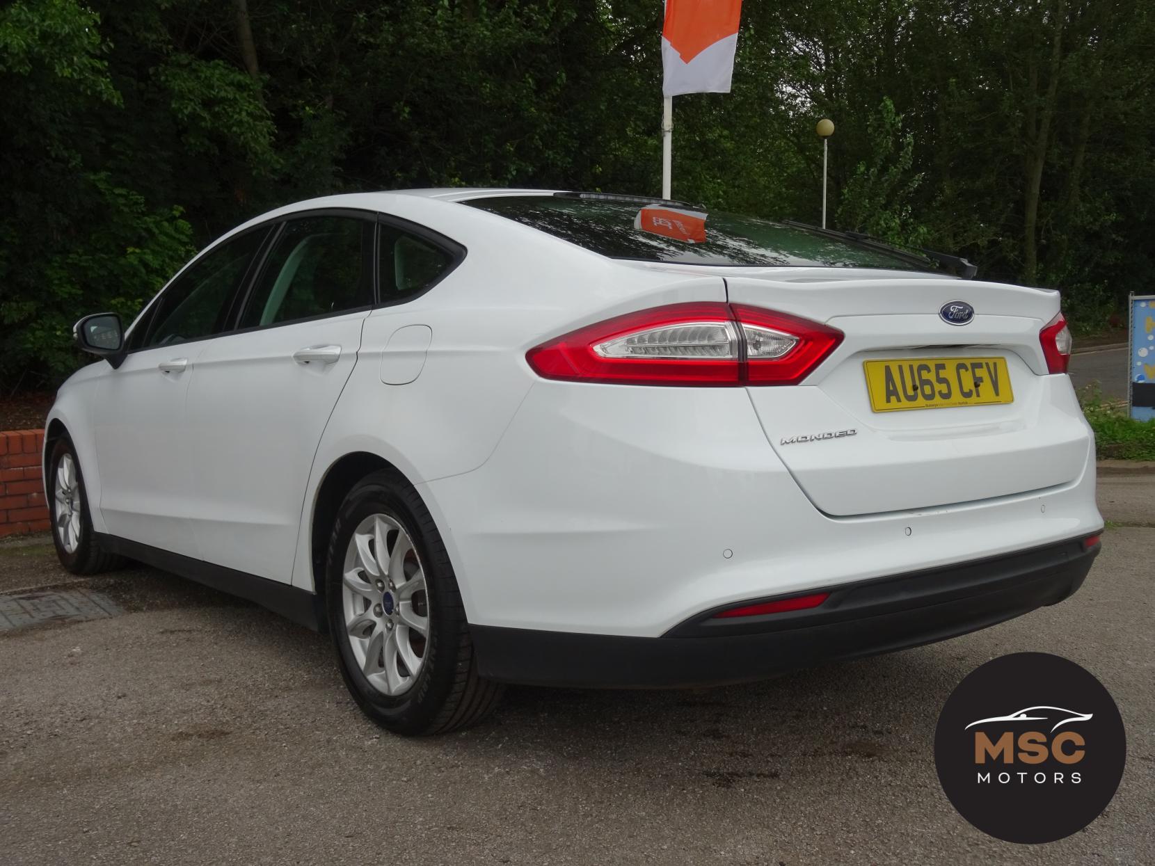 Ford Mondeo 2.0 TDCi ECOnetic Style Hatchback 5dr Diesel Manual Euro 6 (s/s) (150 ps)