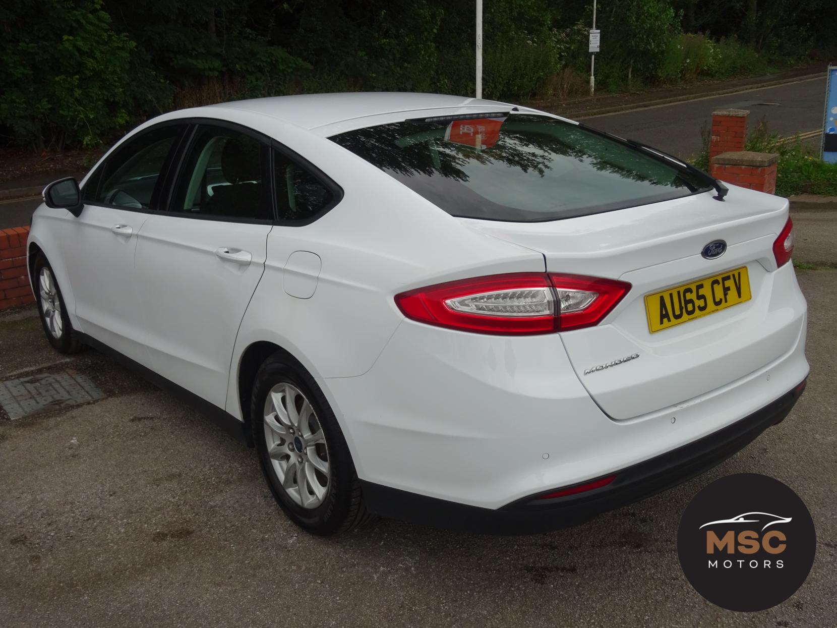 Ford Mondeo 2.0 TDCi ECOnetic Style Hatchback 5dr Diesel Manual Euro 6 (s/s) (150 ps)