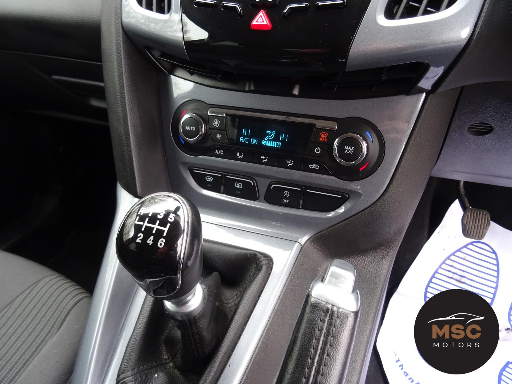 Ford Focus 1.0T EcoBoost Titanium Navigator Hatchback 5dr Petrol Manual Euro 5 (s/s) (125 ps)