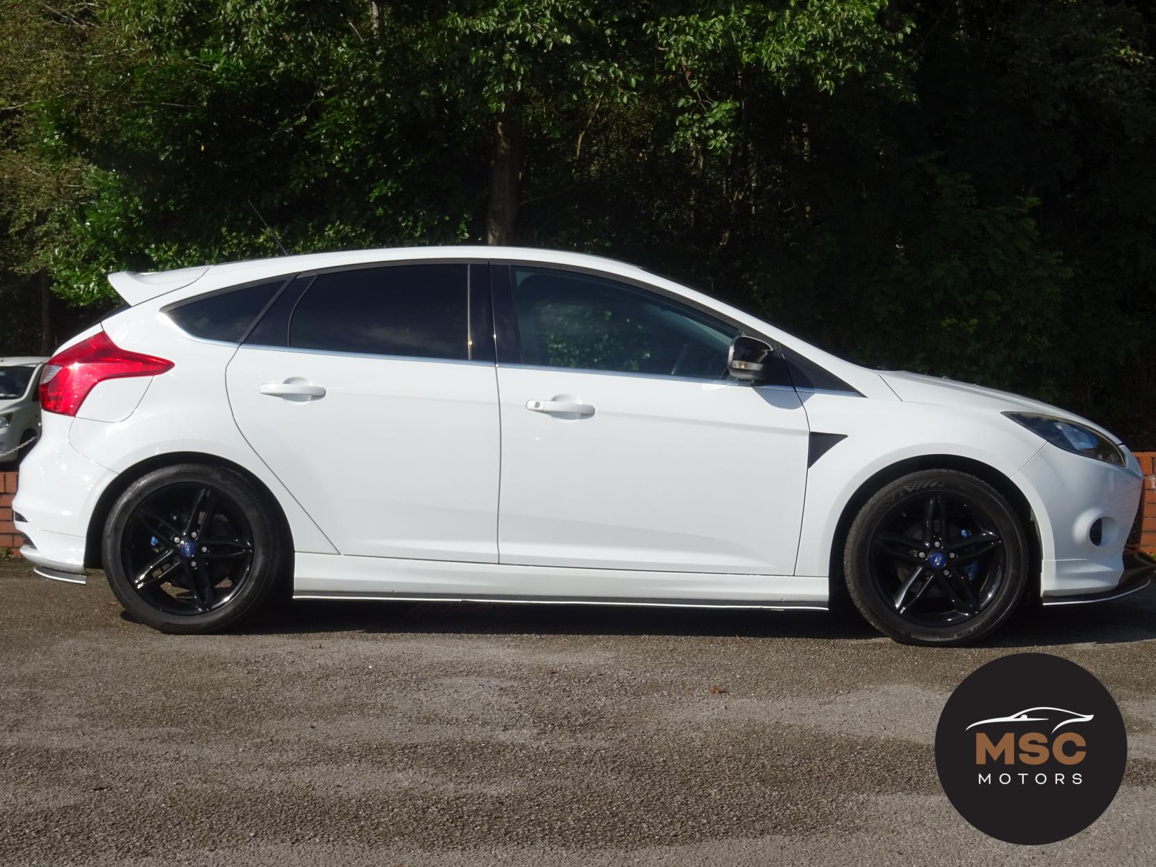 Ford Focus 1.0T EcoBoost Zetec S Hatchback 5dr Petrol Manual Euro 5 (s/s) (125 ps)