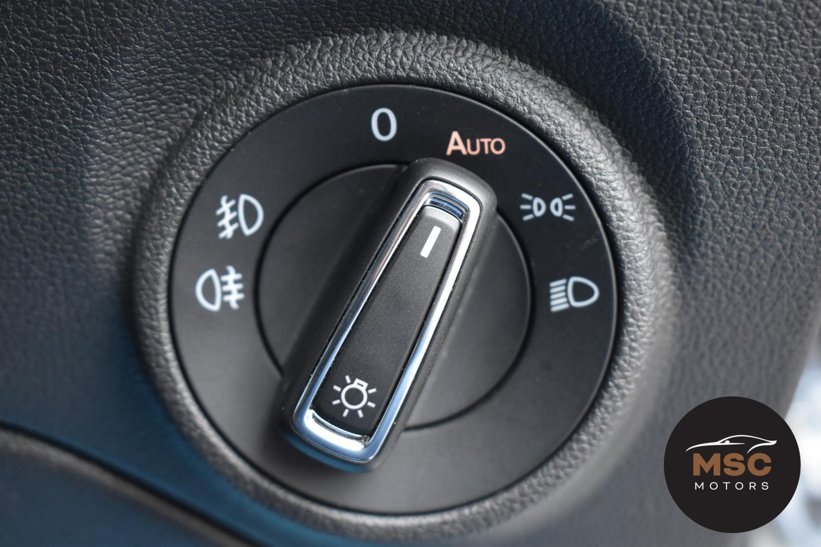 SEAT Leon 1.5 TSI EVO FR Black Edition Hatchback 5dr Petrol Manual Euro 6 (s/s) (130 ps)