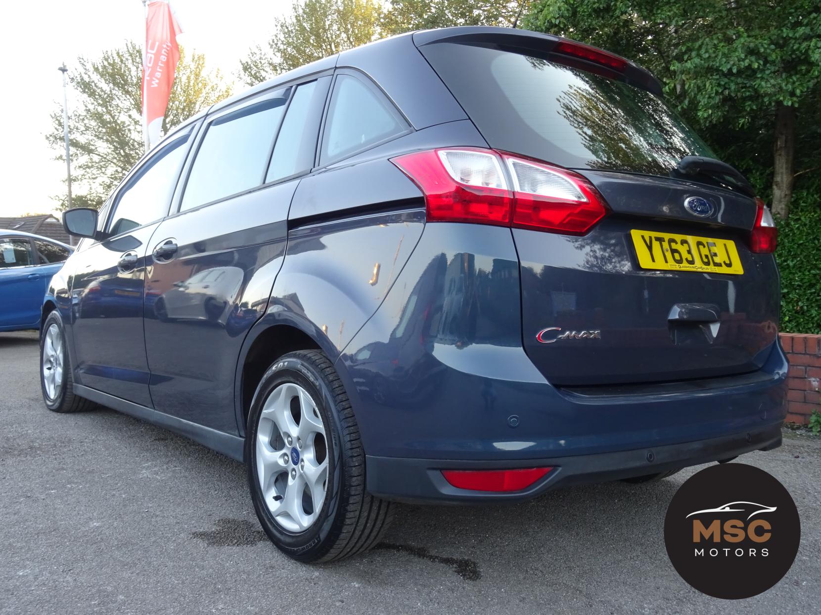 Ford Grand C-Max 2.0 TDCi Zetec MPV 5dr Diesel Powershift Euro 5 (140 ps)