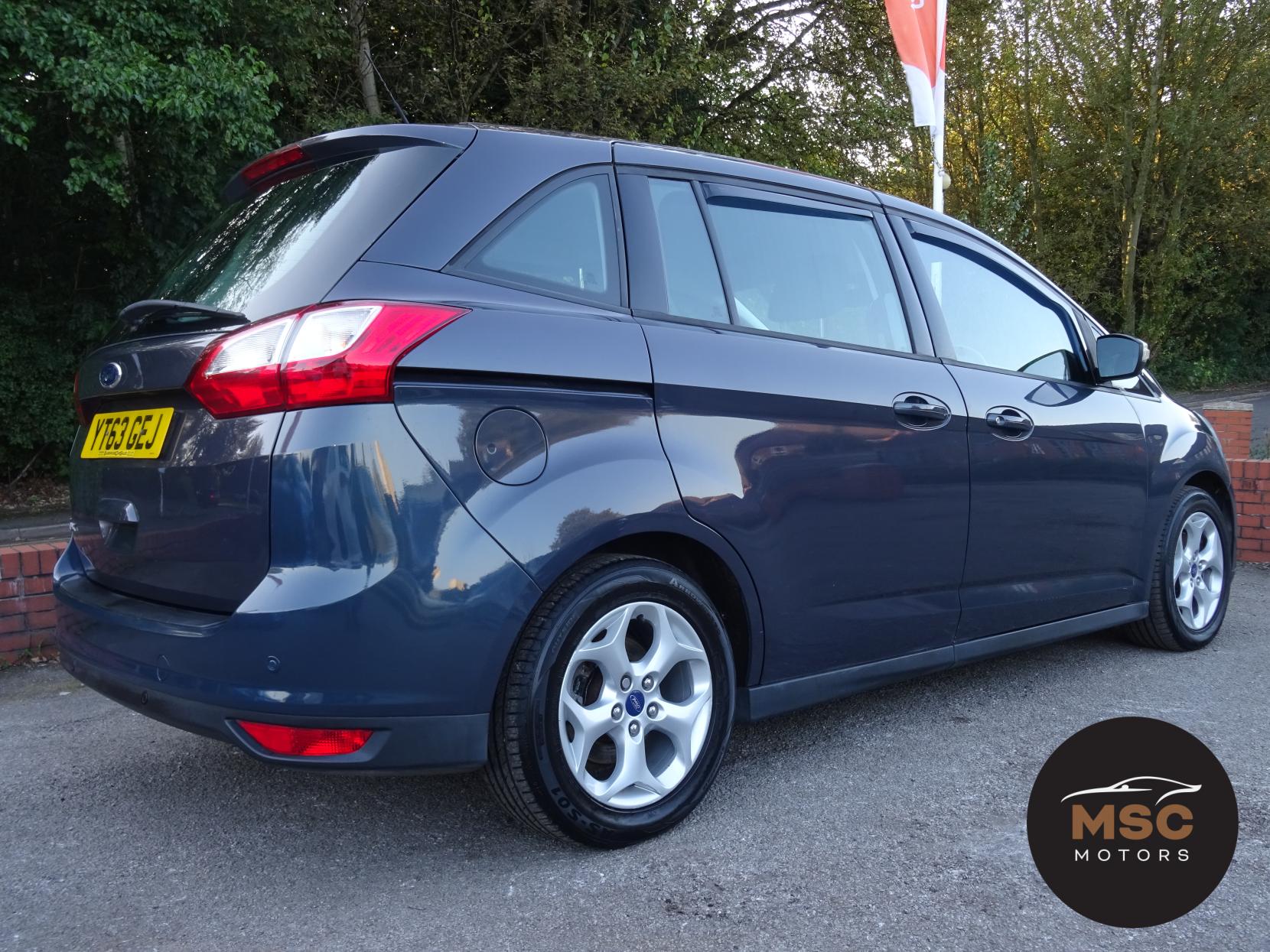 Ford Grand C-Max 2.0 TDCi Zetec MPV 5dr Diesel Powershift Euro 5 (140 ps)