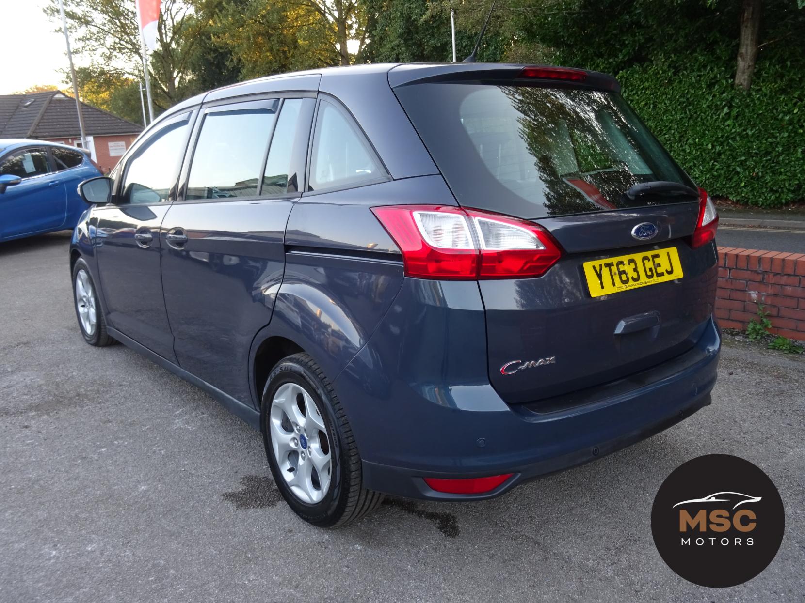 Ford Grand C-Max 2.0 TDCi Zetec MPV 5dr Diesel Powershift Euro 5 (140 ps)