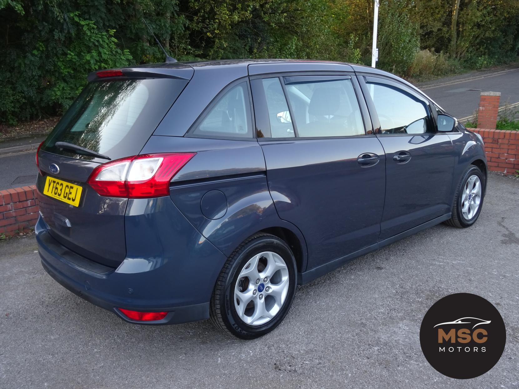 Ford Grand C-Max 2.0 TDCi Zetec MPV 5dr Diesel Powershift Euro 5 (140 ps)