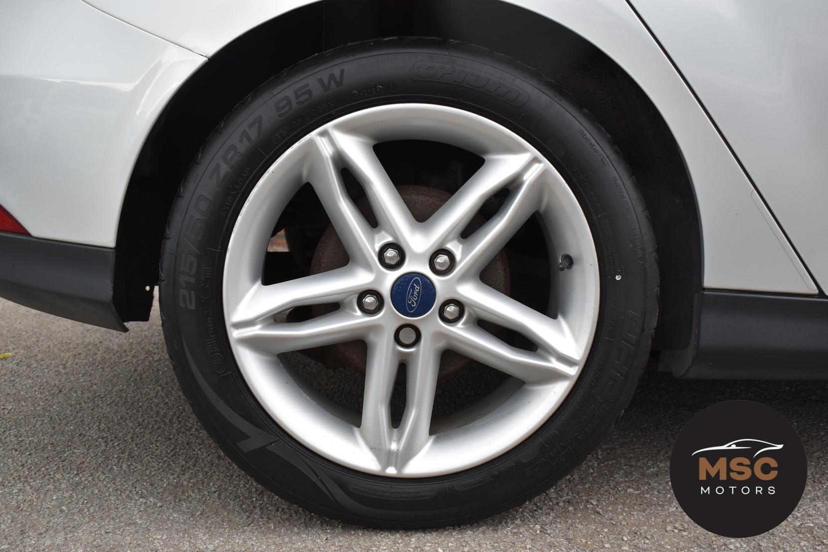 Ford Focus 1.0T EcoBoost Zetec Hatchback 5dr Petrol Manual Euro 6 (s/s) (125 ps)