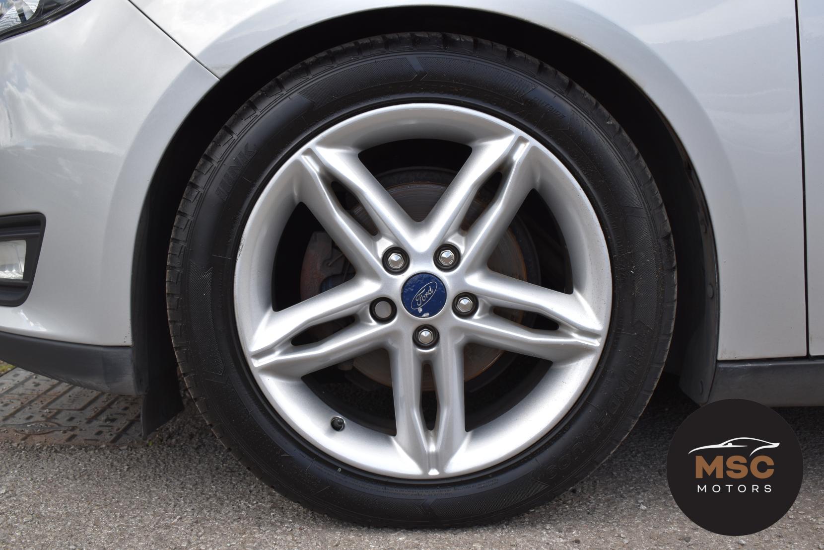 Ford Focus 1.0T EcoBoost Zetec Hatchback 5dr Petrol Manual Euro 6 (s/s) (125 ps)