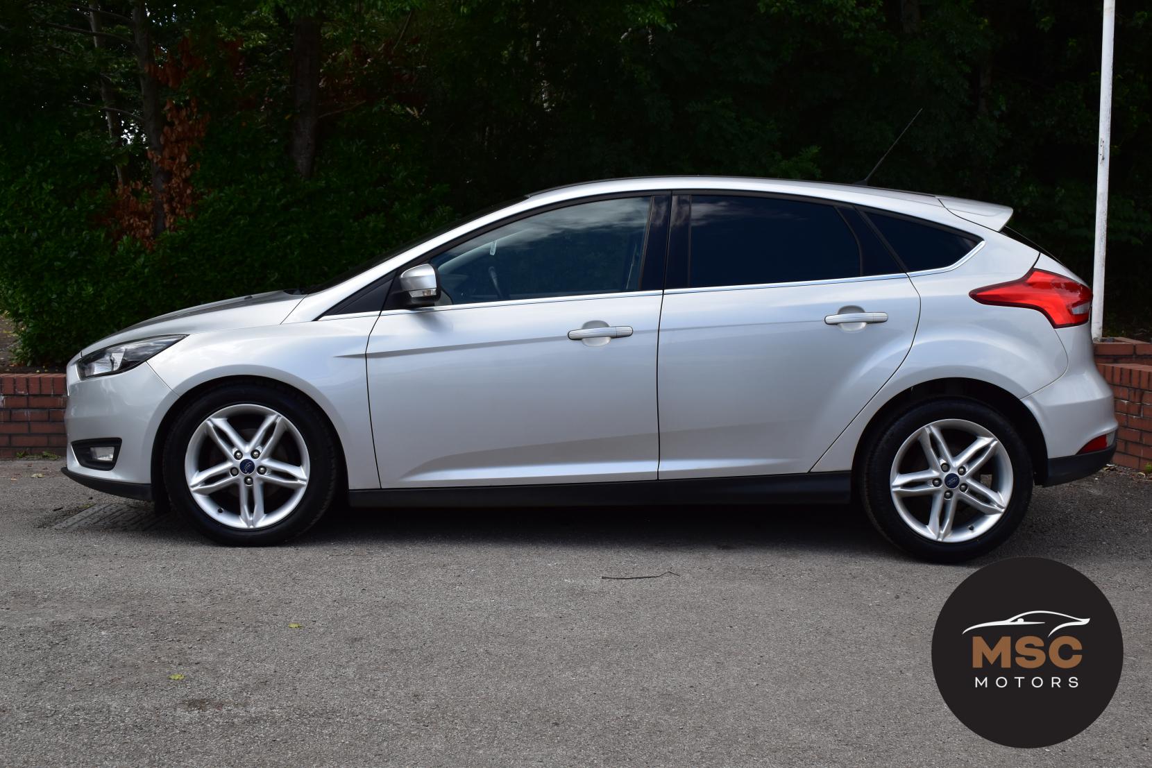 Ford Focus 1.0T EcoBoost Zetec Hatchback 5dr Petrol Manual Euro 6 (s/s) (125 ps)