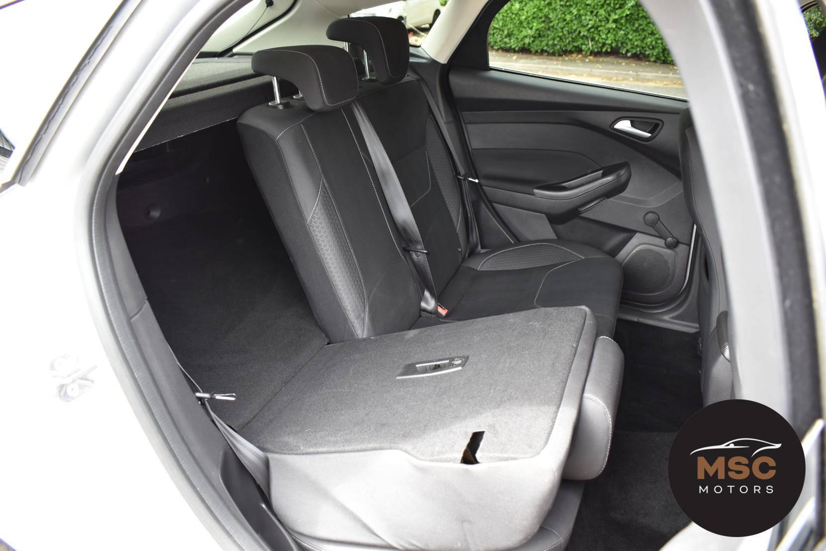 Ford Focus 1.0T EcoBoost Zetec Hatchback 5dr Petrol Manual Euro 6 (s/s) (125 ps)