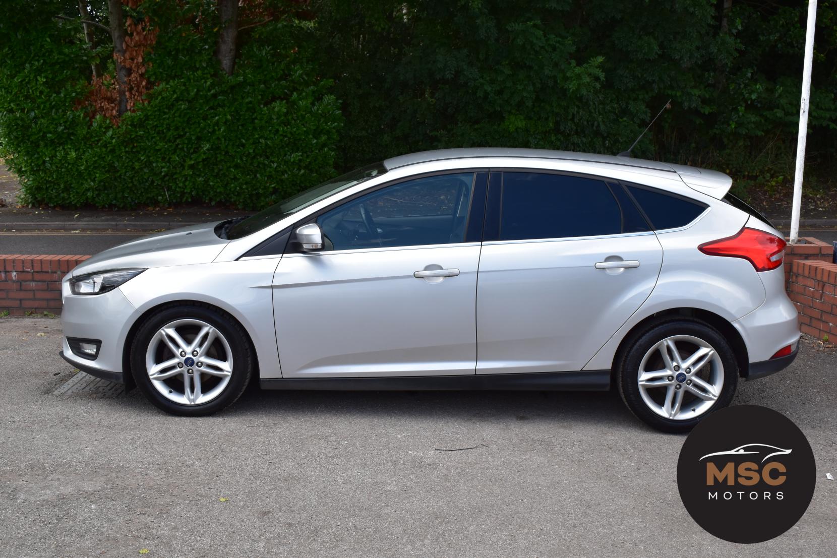 Ford Focus 1.0T EcoBoost Zetec Hatchback 5dr Petrol Manual Euro 6 (s/s) (125 ps)