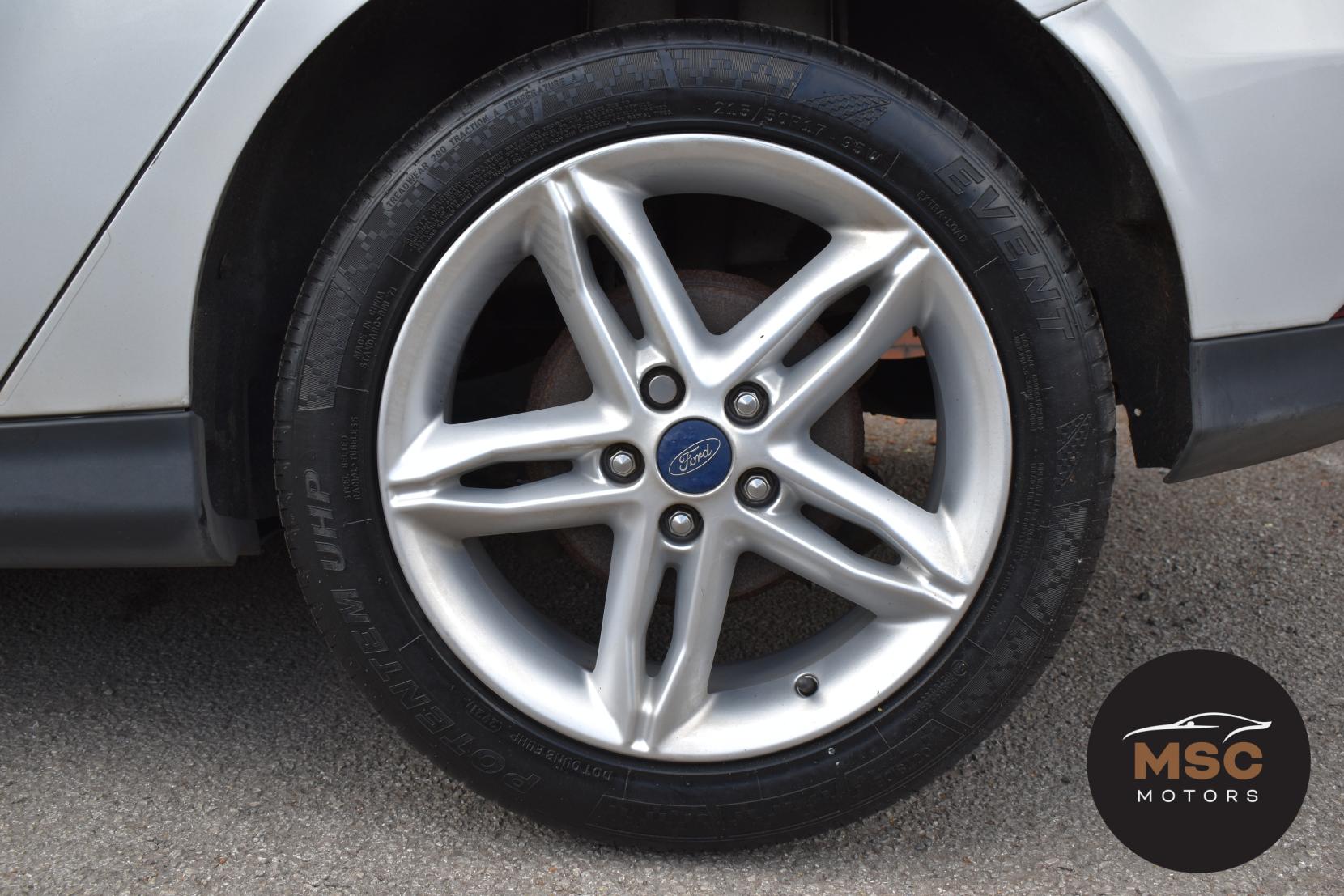 Ford Focus 1.0T EcoBoost Zetec Hatchback 5dr Petrol Manual Euro 6 (s/s) (125 ps)