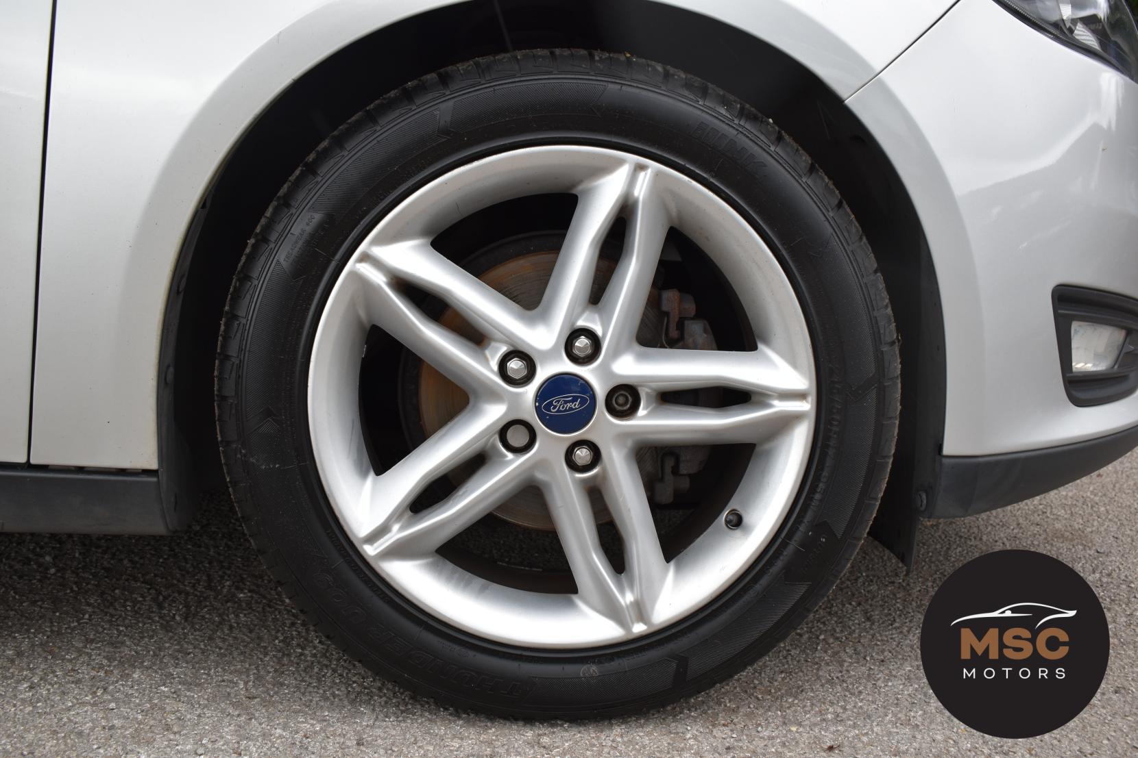 Ford Focus 1.0T EcoBoost Zetec Hatchback 5dr Petrol Manual Euro 6 (s/s) (125 ps)